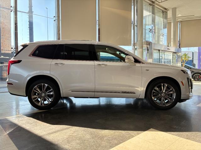 キャデラックＸＴ６ プラチナム　新車保証継承　パノラマサンルーフ　ＣａｒＰｌａｙ　シートヒーター／ベンチレーション　ベージュ内装　ＨＵＤ　パワーバックドア（5枚目）