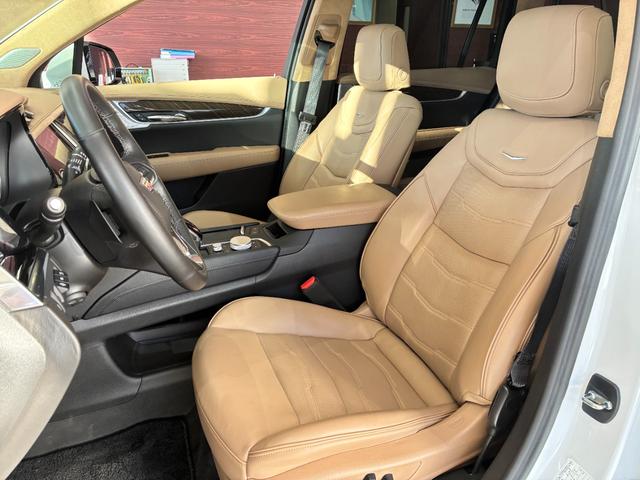 キャデラックＸＴ６ プラチナム　新車保証継承　パノラマサンルーフ　ＣａｒＰｌａｙ　シートヒーター／ベンチレーション　ベージュ内装　ＨＵＤ　パワーバックドア（12枚目）