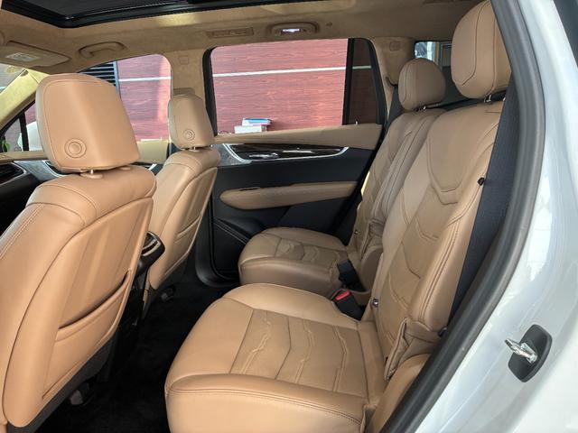 キャデラックＸＴ６ プラチナム　新車保証継承　パノラマサンルーフ　ＣａｒＰｌａｙ　シートヒーター／ベンチレーション　ベージュ内装　ＨＵＤ　パワーバックドア（17枚目）