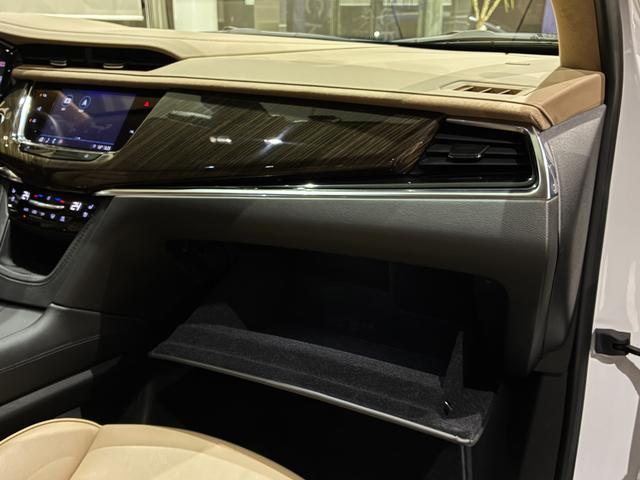 キャデラックＸＴ６ プラチナム　新車保証継承　パノラマサンルーフ　ＣａｒＰｌａｙ　シートヒーター／ベンチレーション　ベージュ内装　ＨＵＤ　パワーバックドア（47枚目）