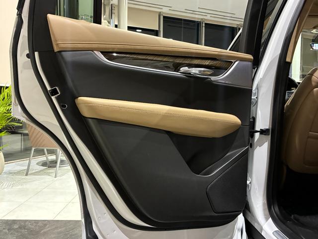 キャデラックＸＴ６ プラチナム　新車保証継承　パノラマサンルーフ　ＣａｒＰｌａｙ　シートヒーター／ベンチレーション　ベージュ内装　ＨＵＤ　パワーバックドア（50枚目）