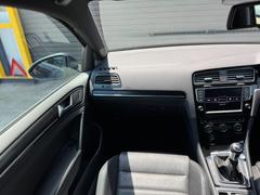 清潔な車内です。不快なニオイや汚れは見受けられません。 7