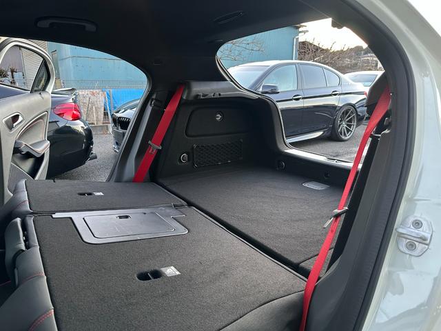 Ａクラス Ａ４５　４マチック　１年距離無制限保証／パノラマＳＲ／１８インチＡＷ／黒本革／レーダーセーフティー／シートヒーター／パドルシフト／パナメリカーナグリル／Ｂｌｕｅｔｏｏｔｈ／バックカメラ／ディストロニック／レッドキャリパー（58枚目）