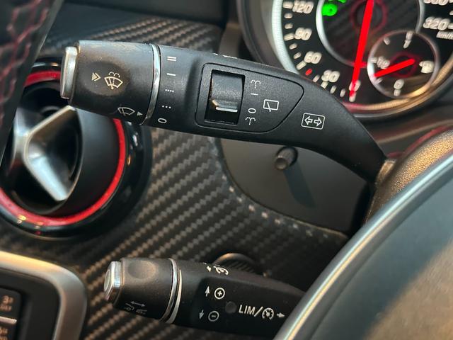 Ａクラス Ａ４５　４マチック　１年距離無制限保証／パノラマＳＲ／１８インチＡＷ／黒本革／レーダーセーフティー／シートヒーター／パドルシフト／パナメリカーナグリル／Ｂｌｕｅｔｏｏｔｈ／バックカメラ／ディストロニック／レッドキャリパー（59枚目）