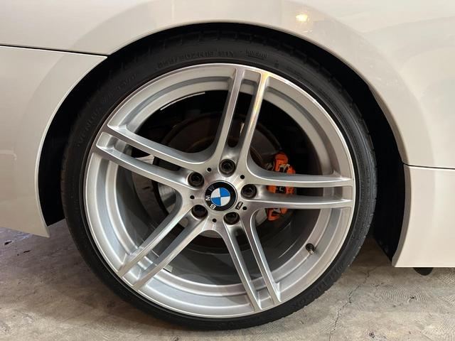 ３シリーズ ３２５ｉ　Ｍスポーツパッケージ　Ｅ９２最終モデル／Ｎ５３型直６エンジン／Ｍスポーツフルエアロ／オプション１９インチＡＷ／カラーキャリパー／オーリンズ車高調／黒本革スポーツシート／純正ナビ／地デジ／コーナーセンサー／バックカメラ／ＳＲ（17枚目）