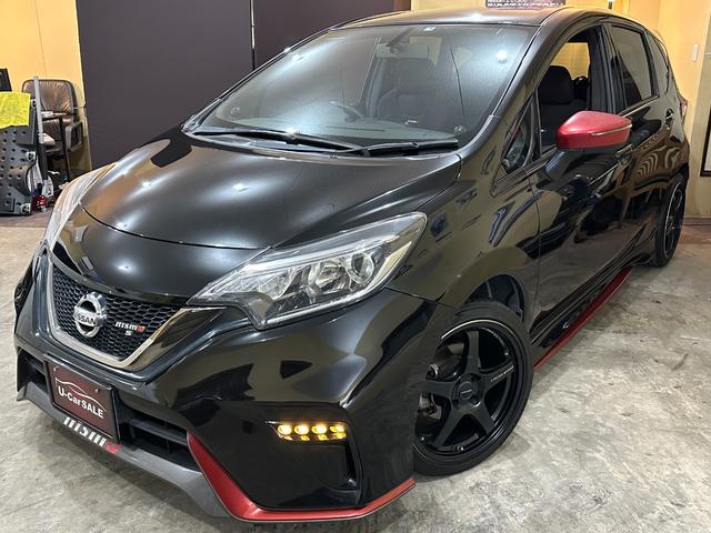 ノート ニスモ　Ｓ　２年距離無制限保証付／ＮＩＳＭＯ専用エンジン＆エアロ／柿本マフラー／スロコン／１７インチＡＷ／社外ステアリング／エアクリ／インダッシュナビ／地デジ／サブウーファー／５速マニュアル／ＬＥＤヘッドライト（10枚目）