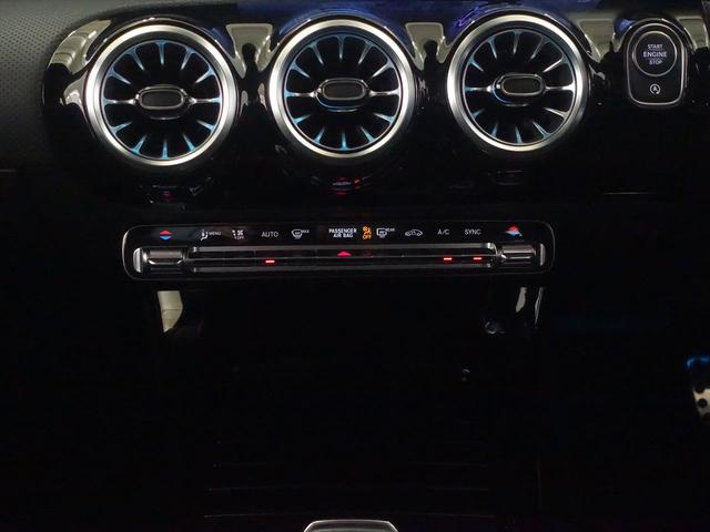 Ａクラスセダン Ａ１８０　セダン　ＡＭＧラインパッケージ　ナビゲーションパッケージ　Ｂｌｕｅｔｏｏｔｈ接続　ＥＴＣ　ＬＥＤヘッドライト　ＴＶ　アイドリングストップ　クルーズコントロール　コネクテッド機能　シートヒーター　トランクスルー（13枚目）