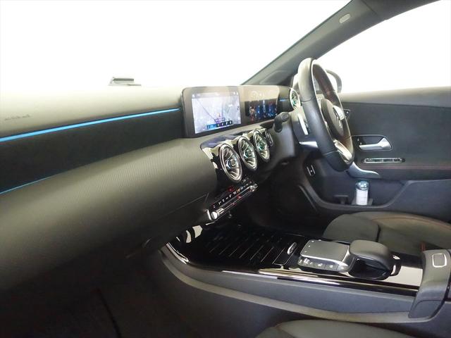 Ａクラスセダン Ａ１８０　セダン　ＡＭＧラインパッケージ　ナビゲーションパッケージ　Ｂｌｕｅｔｏｏｔｈ接続　ＥＴＣ　ＬＥＤヘッドライト　ＴＶ　アイドリングストップ　クルーズコントロール　コネクテッド機能　シートヒーター　トランクスルー（19枚目）