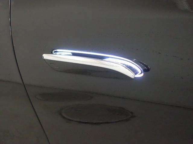 Ｅクラス Ｅ３５０　ｅ　スポーツ　エディションスター　レザーエクスクルーシブパッケージ　アドバンスドパッケージ　デジタルインテリアパッケージ　ドライバーズパッケージ　Ｂｌｕｅｔｏｏｔｈ接続　ＥＴＣ　ＬＥＤヘッドライト　ＴＶ　アイドリングストップ（28枚目）