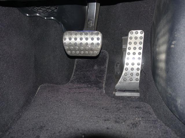 Ｅクラス Ｅ３５０　ｅ　スポーツ　エディションスター　レザーエクスクルーシブパッケージ　アドバンスドパッケージ　デジタルインテリアパッケージ　ドライバーズパッケージ　Ｂｌｕｅｔｏｏｔｈ接続　ＥＴＣ　ＬＥＤヘッドライト　ＴＶ　アイドリングストップ（29枚目）