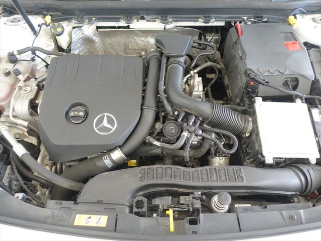 Ａクラス Ａ１８０　スタイル　ＡＭＧライン　ナビゲーションパッケージ　Ｂｌｕｅｔｏｏｔｈ接続　ＥＴＣ　ＬＥＤヘッドライト　ＴＶ　アイドリングストップ　クルーズコントロール　コネクテッド機能　シートヒーター　トランクスルー　ナビ　バックモニター（9枚目）