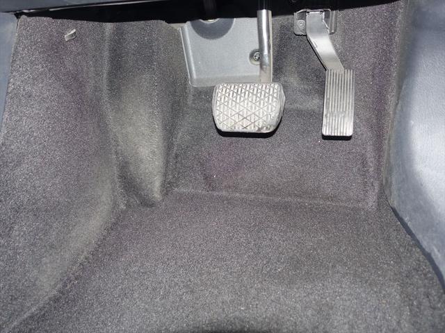 ＧＬＢ ＧＬＢ２００　ｄ　４ＭＡＴＩＣ　レザーエクスクルーシブパッケージ　３列シート　Ｂｌｕｅｔｏｏｔｈ接続　ＥＴＣ　ＬＥＤヘッドライト　ＴＶ　アイドリングストップ　クルーズコントロール　コネクテッド機能　サイドカメラ（29枚目）