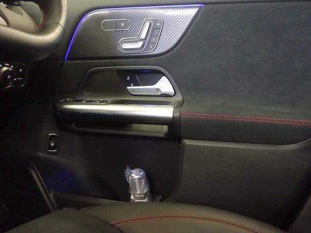 GLAクラス GLA200 d 4MATIC AMGラインパッケージ Bluetooth接続 ETC LEDヘッドライト TV アイドリングストップ クルーズコントロール コネクテッド機能 サイドカメラ シートヒーター トランクスルー ナビ バックモニター パワーシート(15枚目)