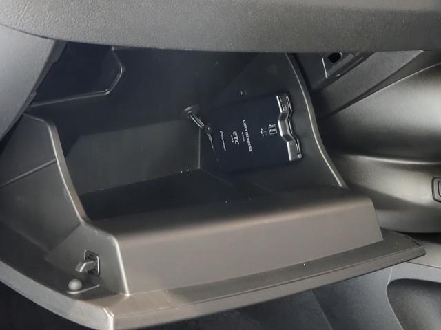 クロス　新車保証継承　弊社試乗車　ＥＴＣ　ドライブレコーダー　バックカメラ　ＣａｒＰｌａｙ対応　シートヒーター(18枚目)