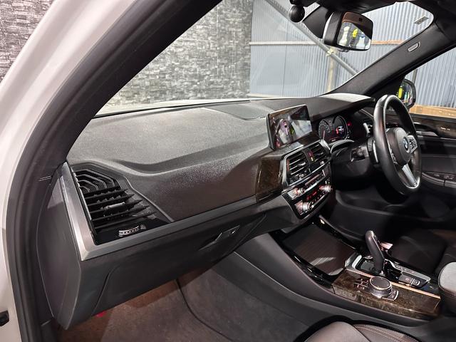 Ｘ３ ｘＤｒｉｖｅ　２０ｄ　Ｍスポーツハイラインパッケージ　全国走行無制限保証／禁煙／ハイラインＰＫＧ／黒革／全方位カメラ／追従ＡＣＣ／全席シートヒーター／液晶メーター／前後ドラレコ／ＬＥＤライト／オートトランク／１９インチ／ピレリタイヤ／ブラインドスポット（38枚目）