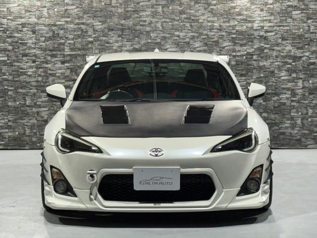 ８６ ＧＴ　全国１年保証／６ＭＴ／ＴＲＤエアロ／ＡＤＶＡＮ１８インチ／パンデムＧＴウィング／柿本改マフラー／車高調／社外ボンネット／社外ステアリング／社外テール／ＳＤナビ／Ｂｌｕｅｔｏｏｔｈ／バックカメラ／ＥＴＣ（4枚目）