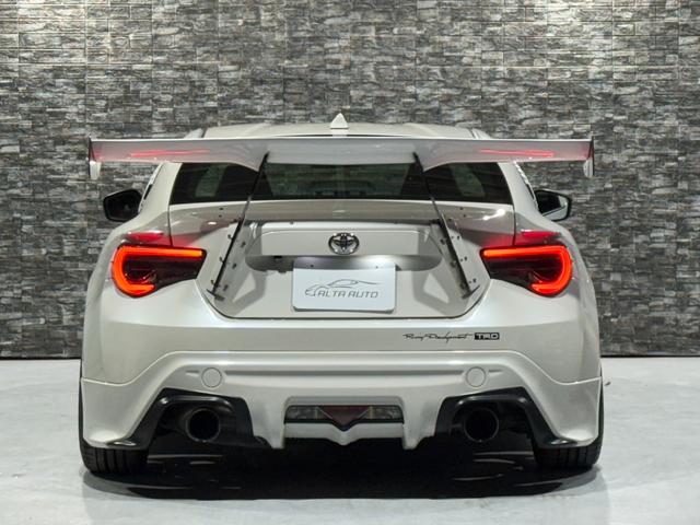 ８６ ＧＴ　全国１年保証／６ＭＴ／ＴＲＤエアロ／ＡＤＶＡＮ１８インチ／パンデムＧＴウィング／柿本改マフラー／車高調／社外ボンネット／社外ステアリング／社外テール／ＳＤナビ／Ｂｌｕｅｔｏｏｔｈ／バックカメラ／ＥＴＣ（5枚目）