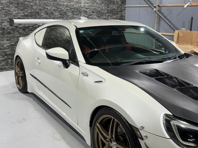 ８６ ＧＴ　全国１年保証／６ＭＴ／ＴＲＤエアロ／ＡＤＶＡＮ１８インチ／パンデムＧＴウィング／柿本改マフラー／車高調／社外ボンネット／社外ステアリング／社外テール／ＳＤナビ／Ｂｌｕｅｔｏｏｔｈ／バックカメラ／ＥＴＣ（17枚目）