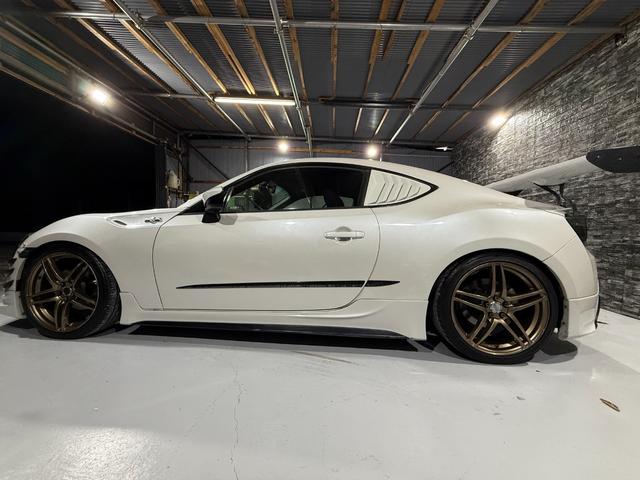 ８６ ＧＴ　全国１年保証／６ＭＴ／ＴＲＤエアロ／ＡＤＶＡＮ１８インチ／パンデムＧＴウィング／柿本改マフラー／車高調／社外ボンネット／社外ステアリング／社外テール／ＳＤナビ／Ｂｌｕｅｔｏｏｔｈ／バックカメラ／ＥＴＣ（19枚目）