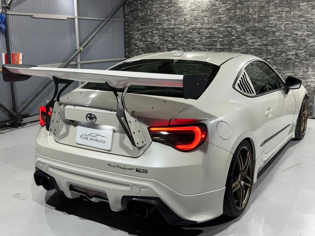 ８６ ＧＴ　全国１年保証／６ＭＴ／ＴＲＤエアロ／ＡＤＶＡＮ１８インチ／パンデムＧＴウィング／柿本改マフラー／車高調／社外ボンネット／社外ステアリング／社外テール／ＳＤナビ／Ｂｌｕｅｔｏｏｔｈ／バックカメラ／ＥＴＣ（20枚目）