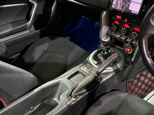 ８６ ＧＴ　全国１年保証／６ＭＴ／ＴＲＤエアロ／ＡＤＶＡＮ１８インチ／パンデムＧＴウィング／柿本改マフラー／車高調／社外ボンネット／社外ステアリング／社外テール／ＳＤナビ／Ｂｌｕｅｔｏｏｔｈ／バックカメラ／ＥＴＣ（32枚目）
