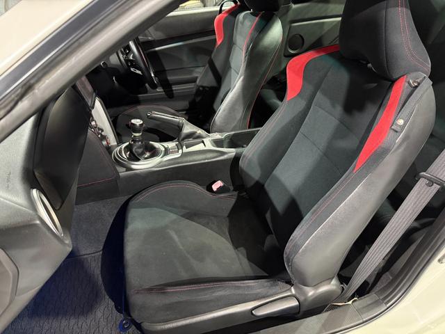８６ ＧＴ　全国１年保証／６ＭＴ／ＴＲＤエアロ／ＡＤＶＡＮ１８インチ／パンデムＧＴウィング／柿本改マフラー／車高調／社外ボンネット／社外ステアリング／社外テール／ＳＤナビ／Ｂｌｕｅｔｏｏｔｈ／バックカメラ／ＥＴＣ（39枚目）