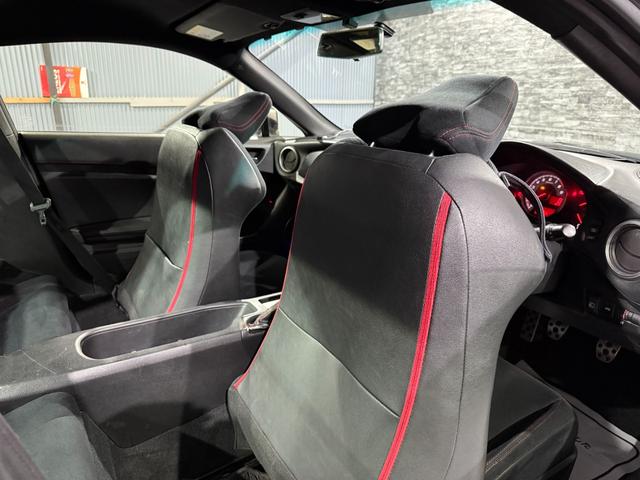 ８６ ＧＴ　全国１年保証／６ＭＴ／ＴＲＤエアロ／ＡＤＶＡＮ１８インチ／パンデムＧＴウィング／柿本改マフラー／車高調／社外ボンネット／社外ステアリング／社外テール／ＳＤナビ／Ｂｌｕｅｔｏｏｔｈ／バックカメラ／ＥＴＣ（42枚目）