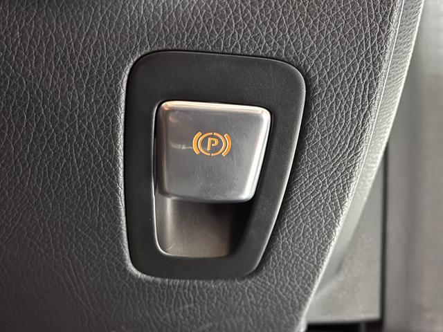 Cクラスステーションワゴン C200 ステーションワゴン スポーツ本革仕様 全国保証/パナメリカーナグリル/ブルメスター/赤革パワーシート/純正ナビ/フルセグ/Bluetooth/バックカメラ/ETC/パワーバックドア/クルコン/レーンキープ/クリアランスソナー/アンビエント(33枚目)