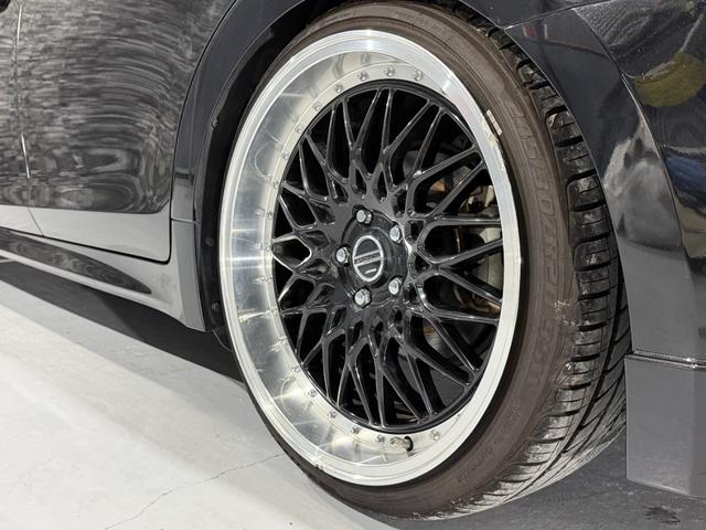 クラウンハイブリッド アスリートS 全国1年保証/後期型/AIMGAINエアロ/AME20インチAW/TEIN車高調/LEDライト/コンビハンドル/黒革調シートカバー/シートヒーター/Bluetooth/バックカメラ/レーダークルーズ(9枚目)