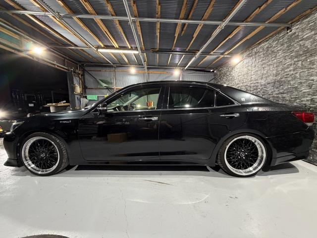 クラウンハイブリッド アスリートS 全国1年保証/後期型/AIMGAINエアロ/AME20インチAW/TEIN車高調/LEDライト/コンビハンドル/黒革調シートカバー/シートヒーター/Bluetooth/バックカメラ/レーダークルーズ(18枚目)