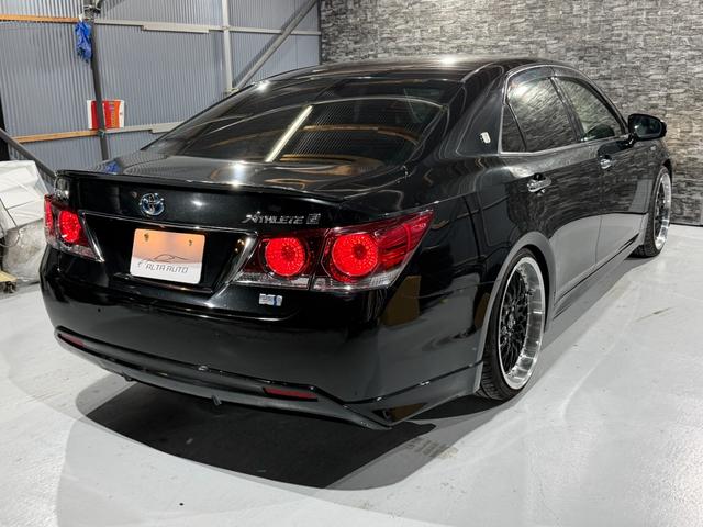 クラウンハイブリッド アスリートS 全国1年保証/後期型/AIMGAINエアロ/AME20インチAW/TEIN車高調/LEDライト/コンビハンドル/黒革調シートカバー/シートヒーター/Bluetooth/バックカメラ/レーダークルーズ(19枚目)