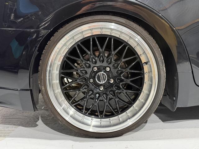 クラウンハイブリッド アスリートS 全国1年保証/後期型/AIMGAINエアロ/AME20インチAW/TEIN車高調/LEDライト/コンビハンドル/黒革調シートカバー/シートヒーター/Bluetooth/バックカメラ/レーダークルーズ(28枚目)