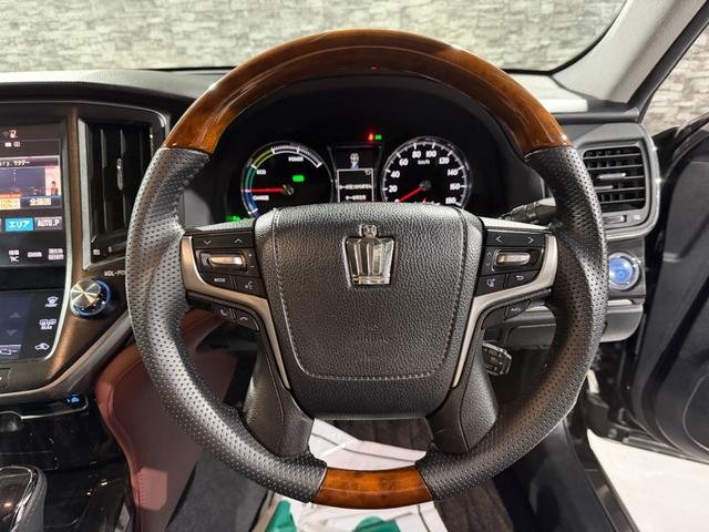 クラウンハイブリッド アスリートS 全国1年保証/後期型/AIMGAINエアロ/AME20インチAW/TEIN車高調/LEDライト/コンビハンドル/黒革調シートカバー/シートヒーター/Bluetooth/バックカメラ/レーダークルーズ(32枚目)