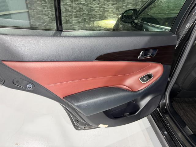 クラウンハイブリッド アスリートS 全国1年保証/後期型/AIMGAINエアロ/AME20インチAW/TEIN車高調/LEDライト/コンビハンドル/黒革調シートカバー/シートヒーター/Bluetooth/バックカメラ/レーダークルーズ(51枚目)