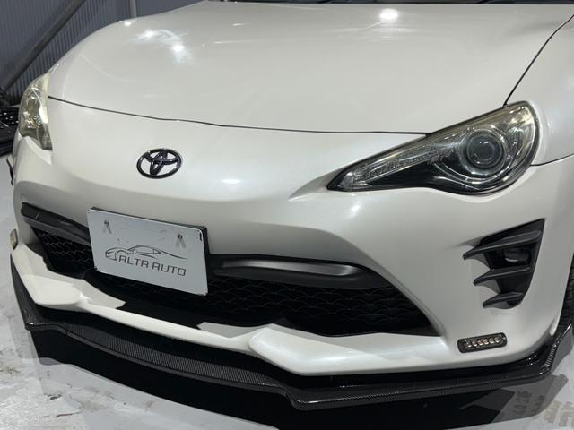 ８６ ＧＴリミテッド　全国１年走行無制限保証／フルエアロ／リアスポイラー／ＥＸＰＲＥＭＥ　チタンマフラー／１７インチアルミ／ハーフレザー／シートヒーター／ディスプレイオーディオ／Ｂｌｕｅｔｏｏｔｈ／バックカメラ／ＥＴＣ／（13枚目）