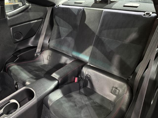 ８６ ＧＴリミテッド　全国１年走行無制限保証／フルエアロ／リアスポイラー／ＥＸＰＲＥＭＥ　チタンマフラー／１７インチアルミ／ハーフレザー／シートヒーター／ディスプレイオーディオ／Ｂｌｕｅｔｏｏｔｈ／バックカメラ／ＥＴＣ／（41枚目）