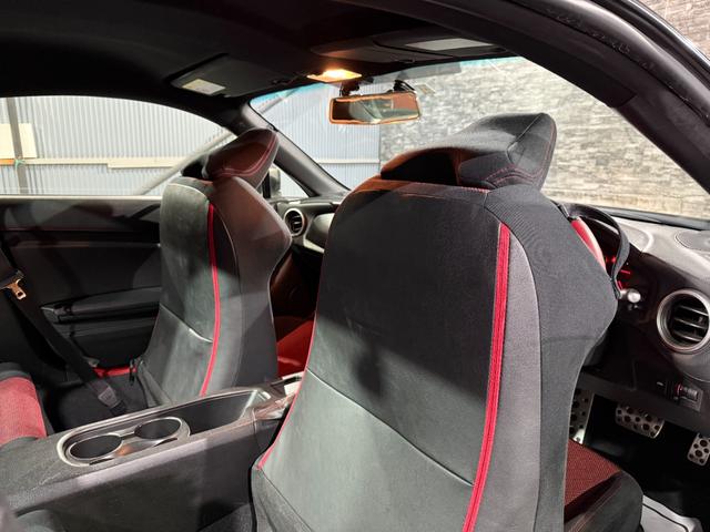 86 GT 全国1年保証/フルエアロ/柿本改マフラー/リアスポイラー/17インチAW/パドルシフト/純正HDDナビ/Bluetooth/フルセグ/バックカメラ/前後ドラレコ(43枚目)