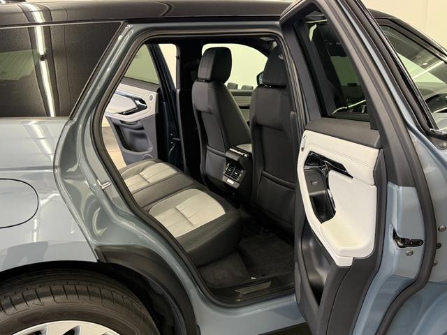 LAND ROVER RANGE ROVER EVOQUE FIRST EDITION