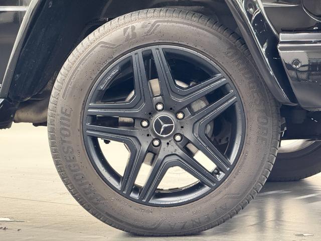 Ｇクラス Ｇ３５０ｄ　ラグジュアリーＰＫＧ　後期型　ＳＲ　黒革　全席シートヒーター　純ＨＤＤナビ　地デジ　ｈａｒｍａｎ／ｋａｒｄｏｎサウンド　バックカメラ　パークトロニックセンサー　ディストロニックプラス＆ブラインドスポット　ＡＭＧ２０インチＡＷ　禁煙（6枚目）