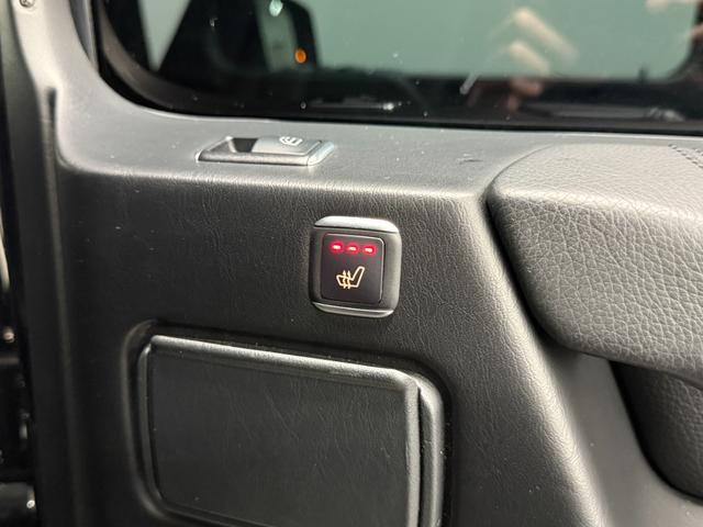 Ｇクラス Ｇ３５０ｄ　ラグジュアリーＰＫＧ　後期型　ＳＲ　黒革　全席シートヒーター　純ＨＤＤナビ　地デジ　ｈａｒｍａｎ／ｋａｒｄｏｎサウンド　バックカメラ　パークトロニックセンサー　ディストロニックプラス＆ブラインドスポット　ＡＭＧ２０インチＡＷ　禁煙（21枚目）