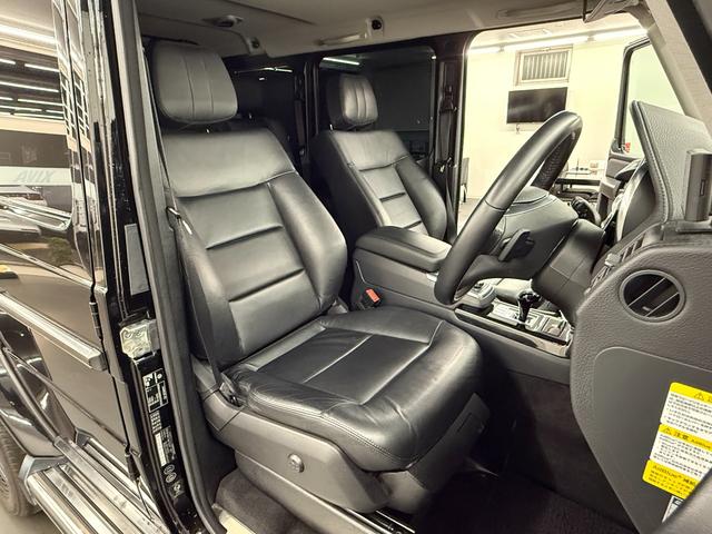 Ｇクラス Ｇ３５０ｄ　ラグジュアリーＰＫＧ　後期型　ＳＲ　黒革　全席シートヒーター　純ＨＤＤナビ　地デジ　ｈａｒｍａｎ／ｋａｒｄｏｎサウンド　バックカメラ　パークトロニックセンサー　ディストロニックプラス＆ブラインドスポット　ＡＭＧ２０インチＡＷ　禁煙（30枚目）