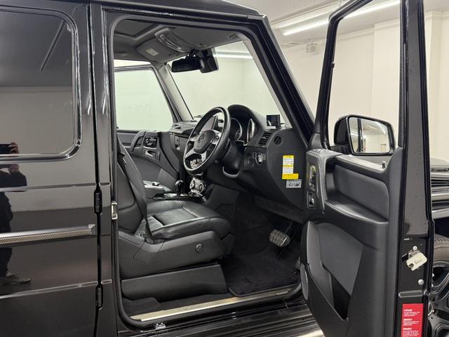 Ｇクラス Ｇ３５０ｄ　ラグジュアリーＰＫＧ　後期型　ＳＲ　黒革　全席シートヒーター　純ＨＤＤナビ　地デジ　ｈａｒｍａｎ／ｋａｒｄｏｎサウンド　バックカメラ　パークトロニックセンサー　ディストロニックプラス＆ブラインドスポット　ＡＭＧ２０インチＡＷ　禁煙（32枚目）