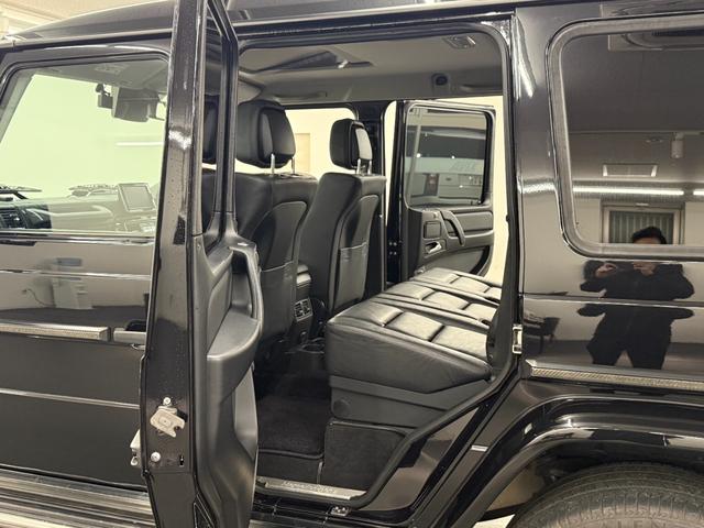 Ｇクラス Ｇ３５０ｄ　ラグジュアリーＰＫＧ　後期型　ＳＲ　黒革　全席シートヒーター　純ＨＤＤナビ　地デジ　ｈａｒｍａｎ／ｋａｒｄｏｎサウンド　バックカメラ　パークトロニックセンサー　ディストロニックプラス＆ブラインドスポット　ＡＭＧ２０インチＡＷ　禁煙（34枚目）