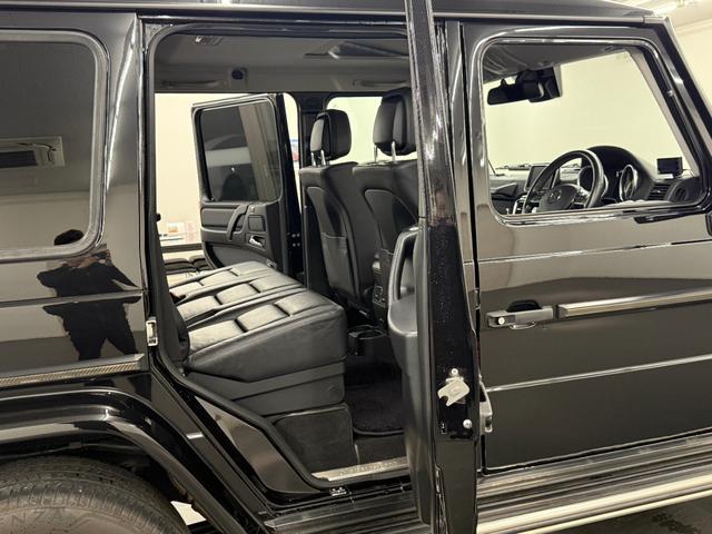 Ｇクラス Ｇ３５０ｄ　ラグジュアリーＰＫＧ　後期型　ＳＲ　黒革　全席シートヒーター　純ＨＤＤナビ　地デジ　ｈａｒｍａｎ／ｋａｒｄｏｎサウンド　バックカメラ　パークトロニックセンサー　ディストロニックプラス＆ブラインドスポット　ＡＭＧ２０インチＡＷ　禁煙（35枚目）