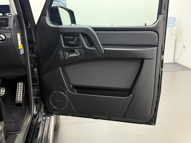 Ｇクラス Ｇ３５０ｄ　ラグジュアリーＰＫＧ　後期型　ＳＲ　黒革　全席シートヒーター　純ＨＤＤナビ　地デジ　ｈａｒｍａｎ／ｋａｒｄｏｎサウンド　バックカメラ　パークトロニックセンサー　ディストロニックプラス＆ブラインドスポット　ＡＭＧ２０インチＡＷ　禁煙（52枚目）