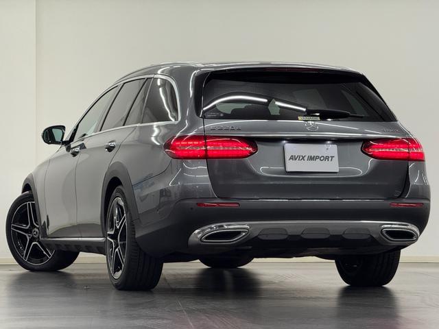 Ｅクラスオールテレイン Ｅ２２０ｄ　４マチック　オールテレイン　ＥＸＣ－ＰＫＧ　パノラミックルーフ　黒革　シートヒーター＆クーラー　ＭＢＵＸ　ＨＤＤナビ　地デジ　Ｂｕｒｍｅｓｔｅｒサウンド　３６０°カメラ＆ＰＴＳ　ＨＵＤ＆レーダーセーフティＰＫＧ　純正１９ＡＷ　禁煙車　１オーナー（2枚目）