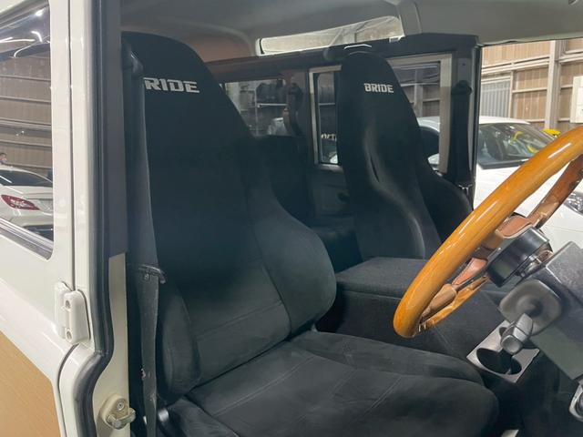 ディフェンダー 110SW 右H 正規ディーラー車 EXウッドデカール BRIDEセミバケットシート Sヒーター AC 社外ディスプレイオーディオ Pioneerスピーカー バックカメラ Pウィンドウ ウッド調フロア 乗降ステップ 社外サス 16インチW NOX/PM適合(21枚目)