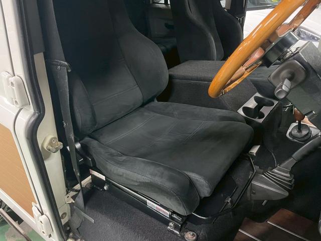 ディフェンダー 110SW 右H 正規ディーラー車 EXウッドデカール BRIDEセミバケットシート Sヒーター AC 社外ディスプレイオーディオ Pioneerスピーカー バックカメラ Pウィンドウ ウッド調フロア 乗降ステップ 社外サス 16インチW NOX/PM適合(22枚目)