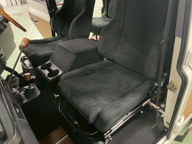 ディフェンダー 110SW 右H 正規ディーラー車 EXウッドデカール BRIDEセミバケットシート Sヒーター AC 社外ディスプレイオーディオ Pioneerスピーカー バックカメラ Pウィンドウ ウッド調フロア 乗降ステップ 社外サス 16インチW NOX/PM適合(24枚目)