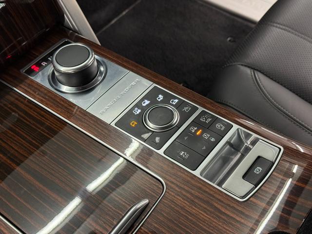 レンジローバー 3.0 V6 スーパーチャージド ヴォーグ 正規ディーラー車 Aダイナミクス 黒革 Sヒーター 3ゾーンAC 純正ナビ メリディアン 全周C&PDC クルコン LDW AキセノンHL バーチャルIC ソフトクローズ 電動Rゲート DSステップ 純正22AW 禁煙(9枚目)
